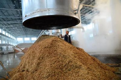 匠心鑄就非凡品質(zhì) 雞公山糧液十五載榮膺國際金獎(jiǎng)